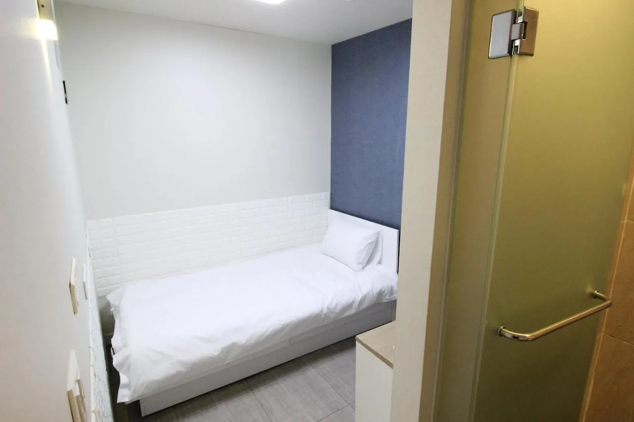 Hotel Golden Park Myeongdong Seúl 2*,