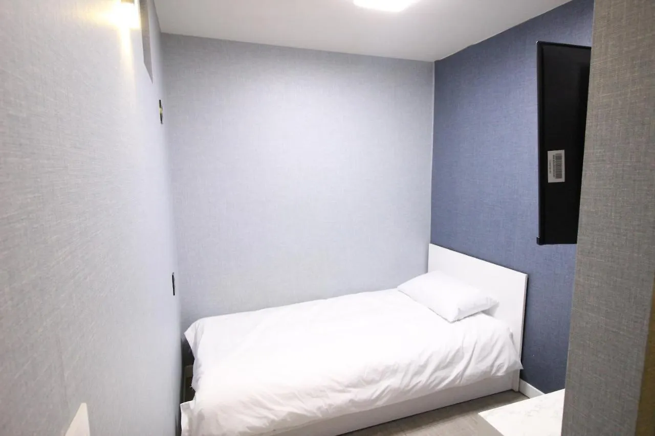 Hotel Golden Park Myeongdong Seúl 2*,