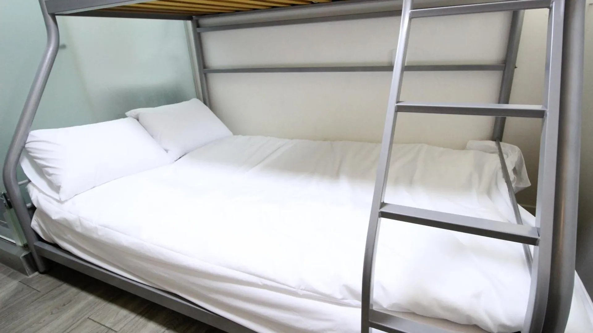Hotel Golden Park Myeongdong Seúl 2*,