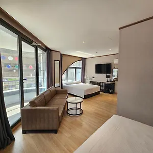 Sunland Hotel